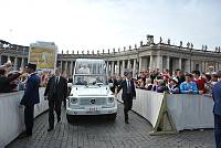 <br>Udienza Generale del 14 Aprile 2010<br><br> - (Copyright L'OSSERVATORE ROMANO - Servizio Fotografico - photo@ossrom.va)