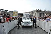 <br>Udienza Generale del 14 Aprile 2010<br><br> - (Copyright L'OSSERVATORE ROMANO - Servizio Fotografico - photo@ossrom.va)