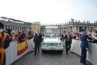 <br>Udienza Generale del 14 Aprile 2010<br><br> - (Copyright L'OSSERVATORE ROMANO - Servizio Fotografico - photo@ossrom.va)
