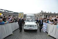 <br>Udienza Generale del 14 Aprile 2010<br><br> - (Copyright L'OSSERVATORE ROMANO - Servizio Fotografico - photo@ossrom.va)