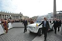 <br>Udienza Generale del 14 Aprile 2010<br><br> - (Copyright L'OSSERVATORE ROMANO - Servizio Fotografico - photo@ossrom.va)