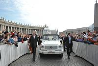 <br>Udienza Generale del 14 Aprile 2010<br><br> - (Copyright L'OSSERVATORE ROMANO - Servizio Fotografico - photo@ossrom.va)
