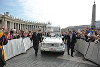 <br>Udienza Generale del 14 Aprile 2010<br><br> - (Copyright L'OSSERVATORE ROMANO - Servizio Fotografico - photo@ossrom.va)