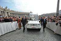 <br>Udienza Generale del 14 Aprile 2010<br><br> - (Copyright L'OSSERVATORE ROMANO - Servizio Fotografico - photo@ossrom.va)