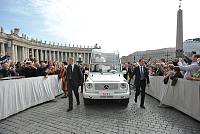 <br>Udienza Generale del 14 Aprile 2010<br><br> - (Copyright L'OSSERVATORE ROMANO - Servizio Fotografico - photo@ossrom.va)