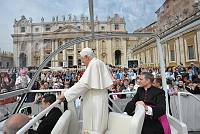 <br>Udienza Generale del 14 Aprile 2010<br><br> - (Copyright L'OSSERVATORE ROMANO - Servizio Fotografico - photo@ossrom.va)