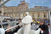 <br>Udienza Generale del 14 Aprile 2010<br><br> - (Copyright L'OSSERVATORE ROMANO - Servizio Fotografico - photo@ossrom.va)
