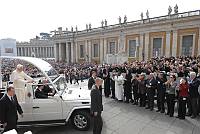 <br>Udienza Generale del 14 Aprile 2010<br><br> - (Copyright L'OSSERVATORE ROMANO - Servizio Fotografico - photo@ossrom.va)