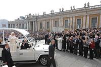 <br>Udienza Generale del 14 Aprile 2010<br><br> - (Copyright L'OSSERVATORE ROMANO - Servizio Fotografico - photo@ossrom.va)