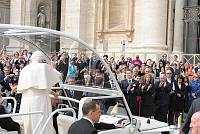 <br>Udienza Generale del 14 Aprile 2010<br><br> - (Copyright L'OSSERVATORE ROMANO - Servizio Fotografico - photo@ossrom.va)
