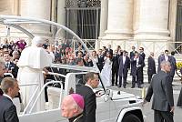<br>Udienza Generale del 14 Aprile 2010<br><br> - (Copyright L'OSSERVATORE ROMANO - Servizio Fotografico - photo@ossrom.va)