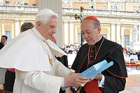 <br>Udienza Generale del 14 Aprile 2010<br><br> - (Copyright L'OSSERVATORE ROMANO - Servizio Fotografico - photo@ossrom.va)
