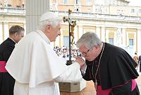 <br>Udienza Generale del 14 Aprile 2010<br><br> - (Copyright L'OSSERVATORE ROMANO - Servizio Fotografico - photo@ossrom.va)
