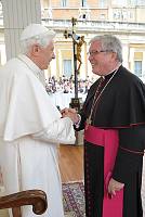 <br>Udienza Generale del 14 Aprile 2010<br><br> - (Copyright L'OSSERVATORE ROMANO - Servizio Fotografico - photo@ossrom.va)