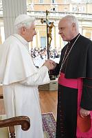 <br>Udienza Generale del 14 Aprile 2010<br><br> - (Copyright L'OSSERVATORE ROMANO - Servizio Fotografico - photo@ossrom.va)