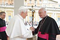 <br>Udienza Generale del 14 Aprile 2010<br><br> - (Copyright L'OSSERVATORE ROMANO - Servizio Fotografico - photo@ossrom.va)