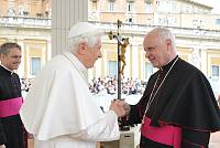 <br>Udienza Generale del 14 Aprile 2010<br><br> - (Copyright L'OSSERVATORE ROMANO - Servizio Fotografico - photo@ossrom.va)