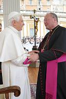<br>Udienza Generale del 14 Aprile 2010<br><br> - (Copyright L'OSSERVATORE ROMANO - Servizio Fotografico - photo@ossrom.va)