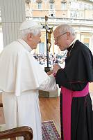 <br>Udienza Generale del 14 Aprile 2010<br><br> - (Copyright L'OSSERVATORE ROMANO - Servizio Fotografico - photo@ossrom.va)