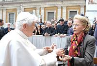 <br>Udienza Generale del 14 Aprile 2010<br><br> - (Copyright L'OSSERVATORE ROMANO - Servizio Fotografico - photo@ossrom.va)