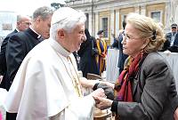 <br>Udienza Generale del 14 Aprile 2010<br><br> - (Copyright L'OSSERVATORE ROMANO - Servizio Fotografico - photo@ossrom.va)