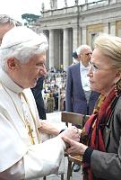 <br>Udienza Generale del 14 Aprile 2010<br><br> - (Copyright L'OSSERVATORE ROMANO - Servizio Fotografico - photo@ossrom.va)