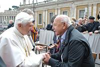 <br>Udienza Generale del 14 Aprile 2010<br><br> - (Copyright L'OSSERVATORE ROMANO - Servizio Fotografico - photo@ossrom.va)