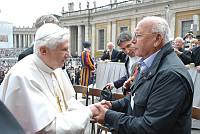 <br>Udienza Generale del 14 Aprile 2010<br><br> - (Copyright L'OSSERVATORE ROMANO - Servizio Fotografico - photo@ossrom.va)
