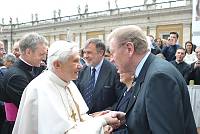 <br>Udienza Generale del 14 Aprile 2010<br><br> - (Copyright L'OSSERVATORE ROMANO - Servizio Fotografico - photo@ossrom.va)