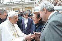 <br>Udienza Generale del 14 Aprile 2010<br><br> - (Copyright L'OSSERVATORE ROMANO - Servizio Fotografico - photo@ossrom.va)