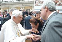 <br>Udienza Generale del 14 Aprile 2010<br><br> - (Copyright L'OSSERVATORE ROMANO - Servizio Fotografico - photo@ossrom.va)