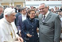 <br>Udienza Generale del 14 Aprile 2010<br><br> - (Copyright L'OSSERVATORE ROMANO - Servizio Fotografico - photo@ossrom.va)