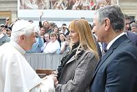 <br>Udienza Generale del 14 Aprile 2010<br><br> - (Copyright L'OSSERVATORE ROMANO - Servizio Fotografico - photo@ossrom.va)