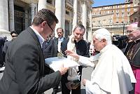 <br>UDIENZA GENERALE<br><br> - (Copyright L'OSSERVATORE ROMANO - Servizio Fotografico - photo@ossrom.va)