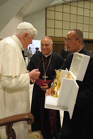 52346