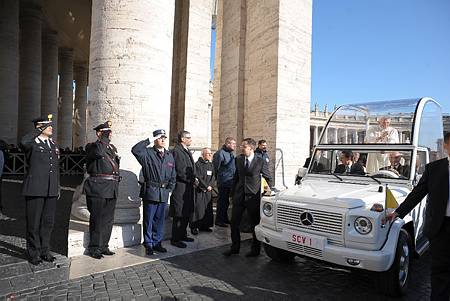 75935