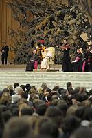 <br>- S.S. Benedetto XVI - udienza generale in aula Paolo VI <br><br> - (Copyright L'OSSERVATORE ROMANO - Servizio Fotografico - photo@ossrom.va)