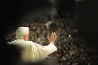 <br>- S.S. Benedetto XVI - udienza generale in aula Paolo VI <br><br> - (Copyright L'OSSERVATORE ROMANO - Servizio Fotografico - photo@ossrom.va)