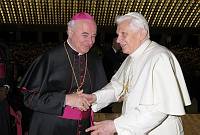 <br>- S.S. Benedetto XVI - udienza generale in aula Paolo VI <br><br> - (Copyright L'OSSERVATORE ROMANO - Servizio Fotografico - photo@ossrom.va)