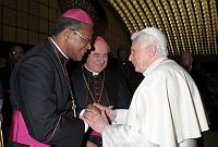 <br>- S.S. Benedetto XVI - udienza generale in aula Paolo VI <br><br> - (Copyright L'OSSERVATORE ROMANO - Servizio Fotografico - photo@ossrom.va)