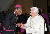 <br>- S.S. Benedetto XVI - udienza generale in aula Paolo VI <br><br> - (Copyright L'OSSERVATORE ROMANO - Servizio Fotografico - photo@ossrom.va)