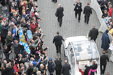 69384