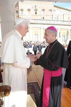 64743