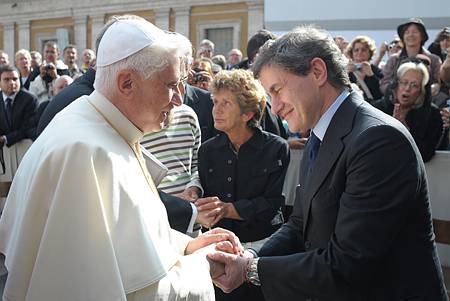 68100