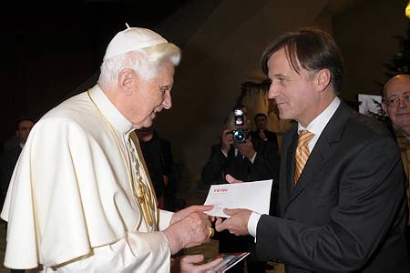 82008