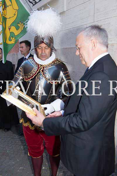 %_tempFileName05743_06052016%