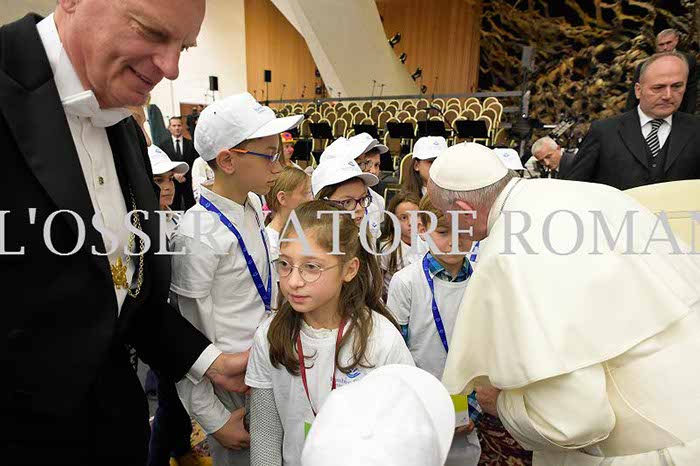 %_tempFileName04943_15122016%