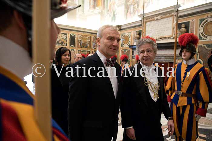 %_tempFileName00636_09022018%