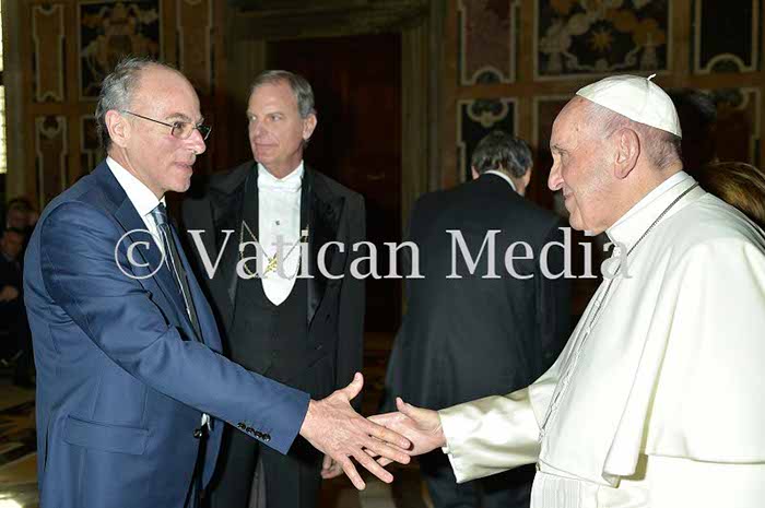 %_tempFileName00699_10022018%