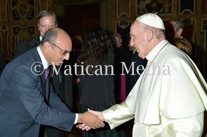 %_tempFileName01083_10022018%